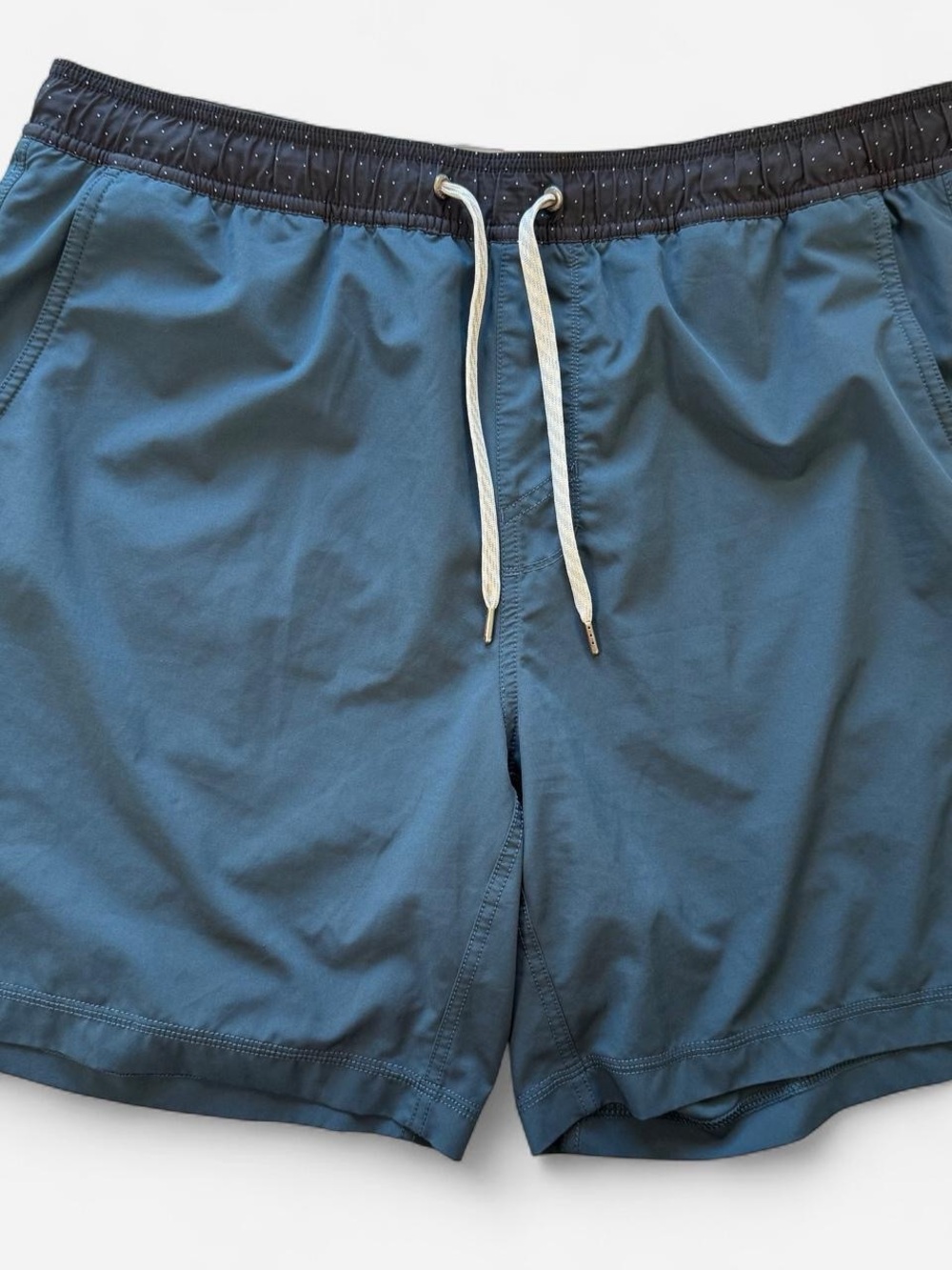 Vuori Blue Kore Shorts
Size XXL